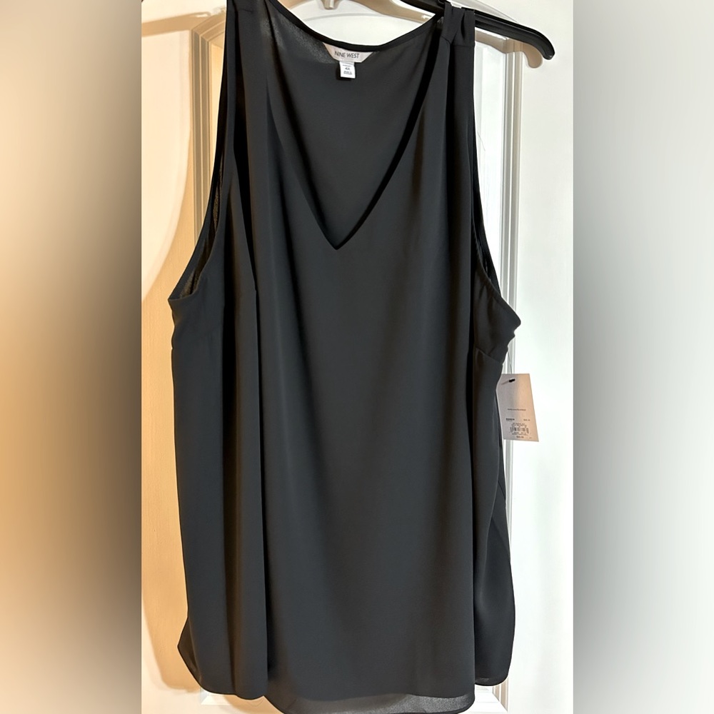Women’s Plus 4X Nine West black sleeveless top